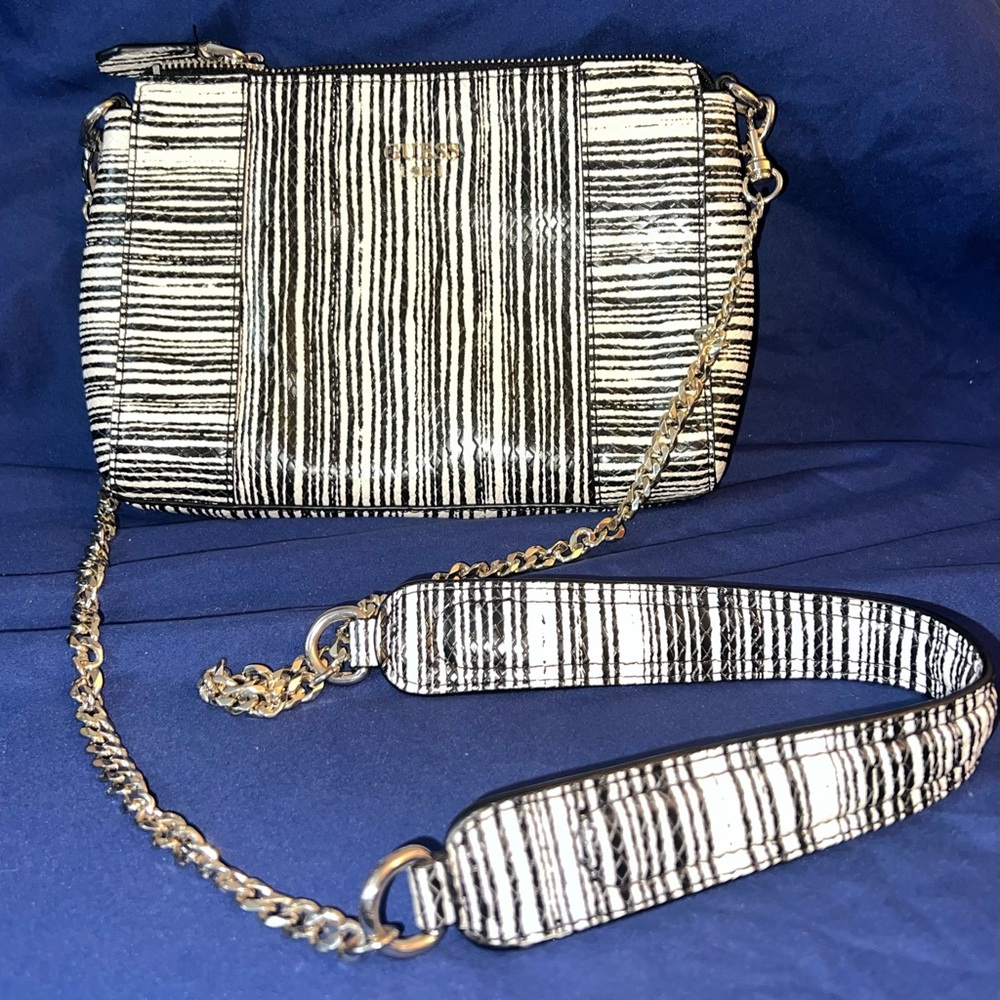 Guess Bag - Black and white patterned leather crossbody purse w/detachable chain